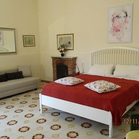 Resort Giardino Degli Aranci - Casa Lisca Барониси Екстериор снимка