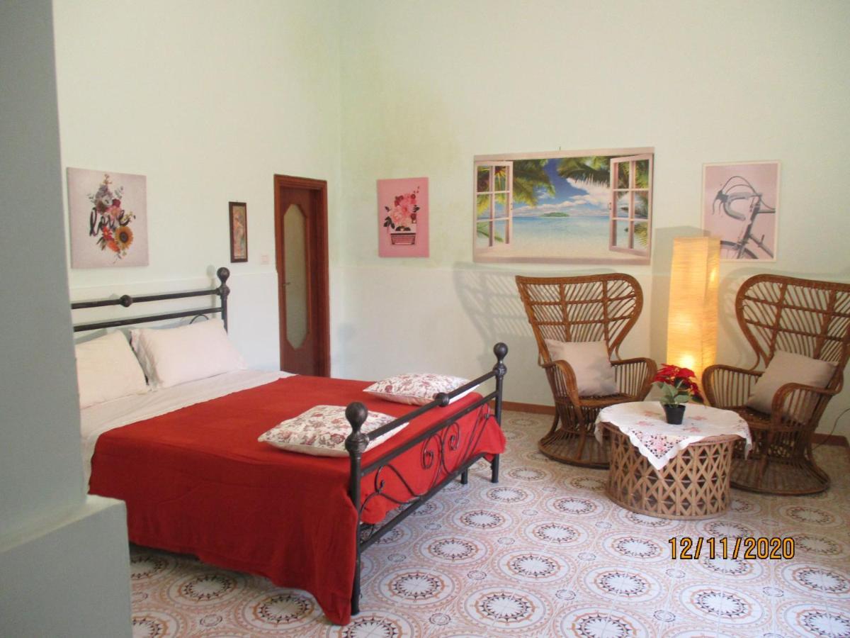 Resort Giardino Degli Aranci - Casa Lisca Барониси Екстериор снимка