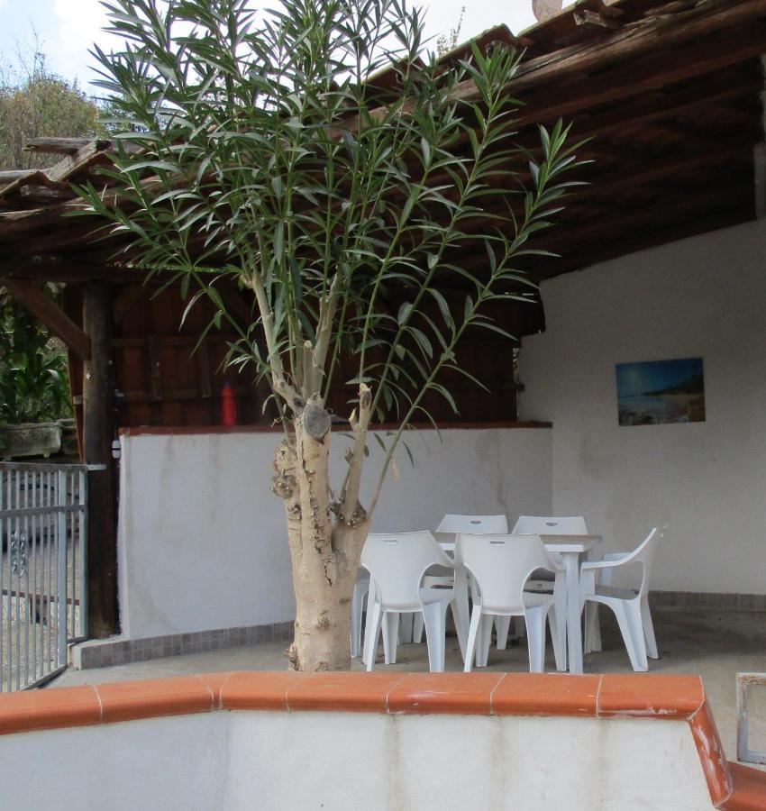 Resort Giardino Degli Aranci - Casa Lisca Барониси Екстериор снимка
