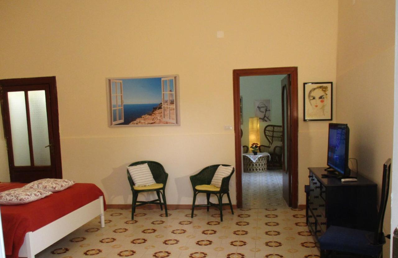 Resort Giardino Degli Aranci - Casa Lisca Барониси Екстериор снимка