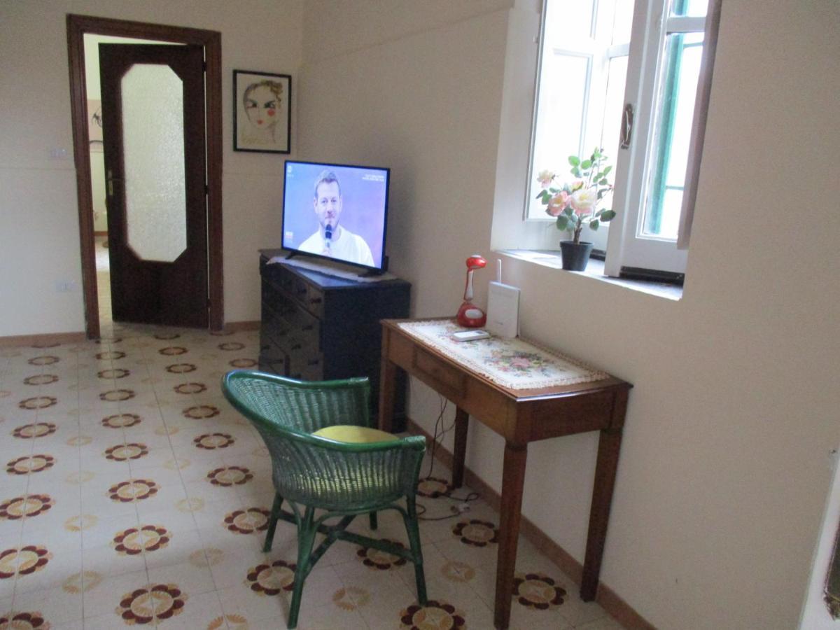 Resort Giardino Degli Aranci - Casa Lisca Барониси Екстериор снимка